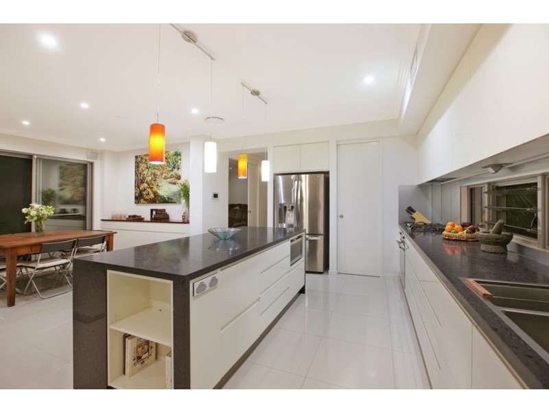 33 Eromanga Street, Carindale QLD 4152