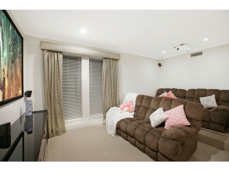 33 Eromanga Street, Carindale QLD 4152