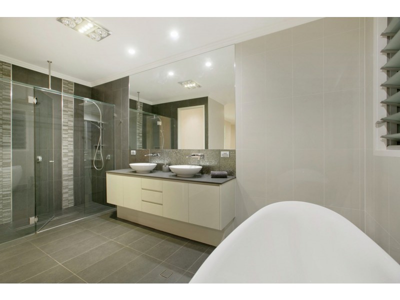 33 Eromanga Street, Carindale QLD 4152