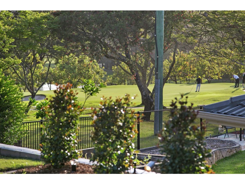 33 Eromanga Street, Carindale QLD 4152