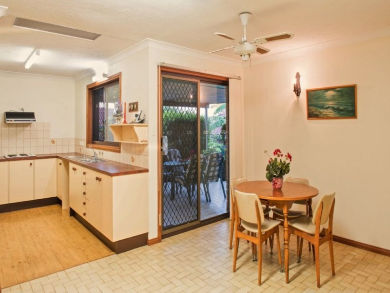 6 Lochleven Street, Carindale QLD 4152