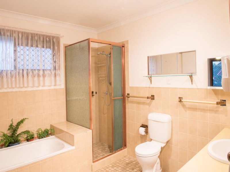 6 Lochleven Street, Carindale QLD 4152