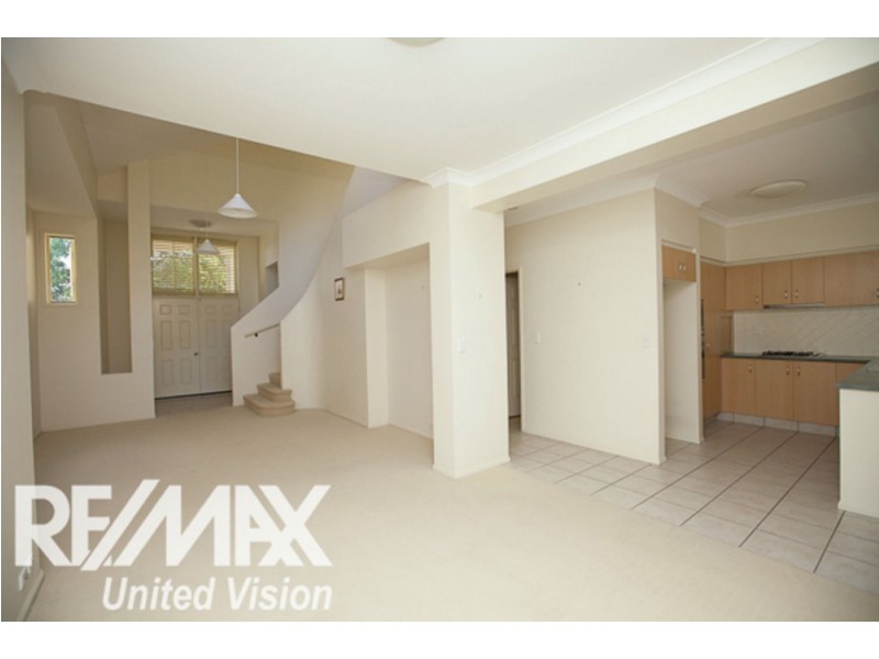 56 Flame Tree Crescent, Carindale QLD 4152