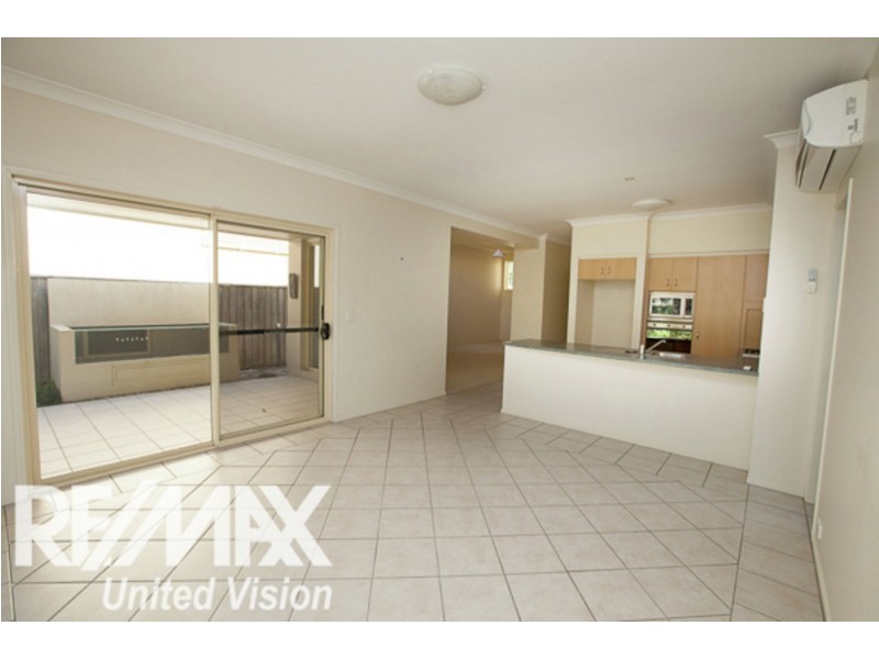 56 Flame Tree Crescent, Carindale QLD 4152