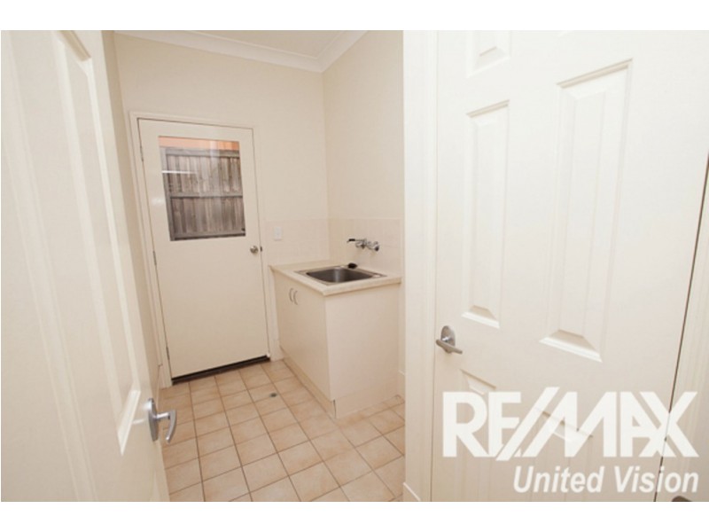 56 Flame Tree Crescent, Carindale QLD 4152