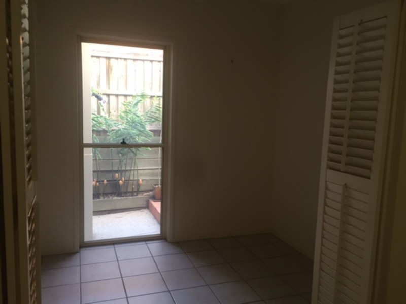 56 Flame Tree Crescent, Carindale QLD 4152