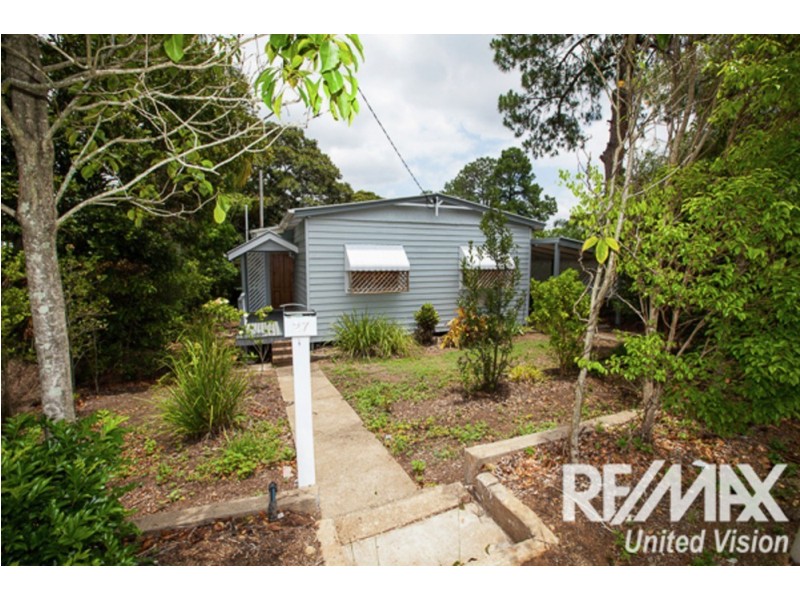 27 Eric Road, Holland Park QLD 4121