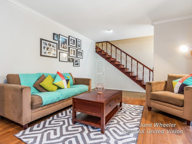 11 Eynsford Street, Carindale QLD 4152