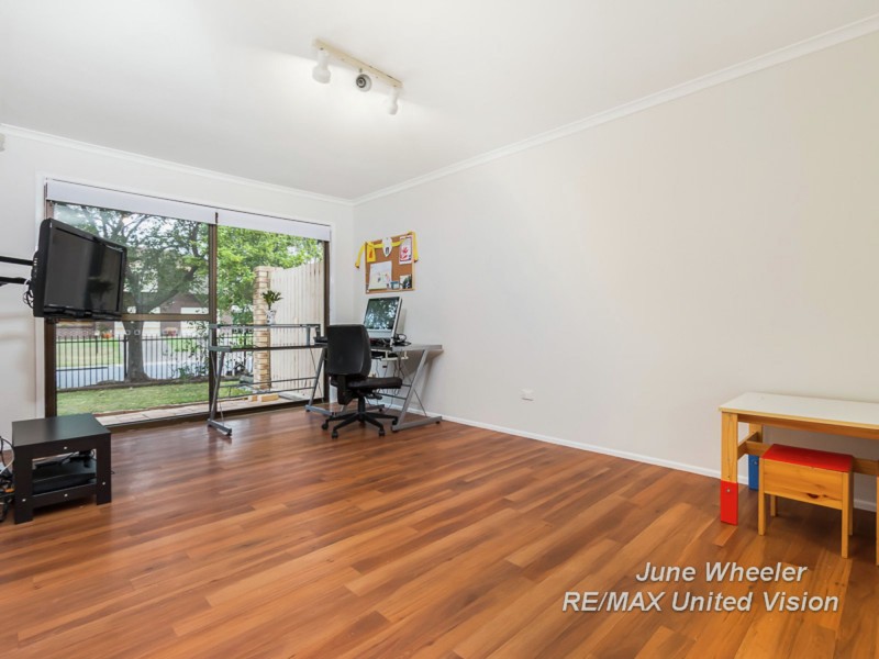 11 Eynsford Street, Carindale QLD 4152