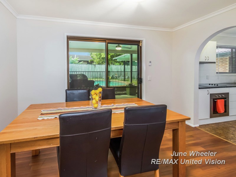 11 Eynsford Street, Carindale QLD 4152