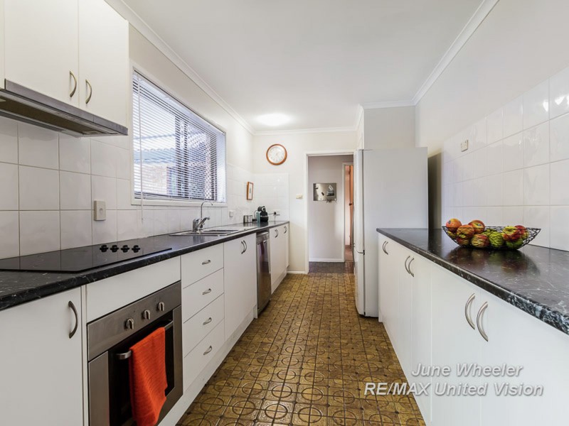 11 Eynsford Street, Carindale QLD 4152