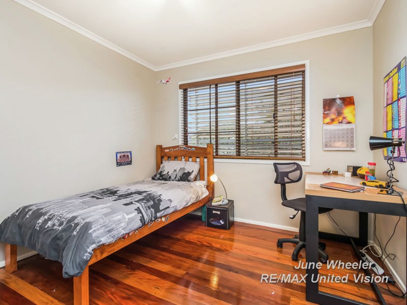 11 Eynsford Street, Carindale QLD 4152