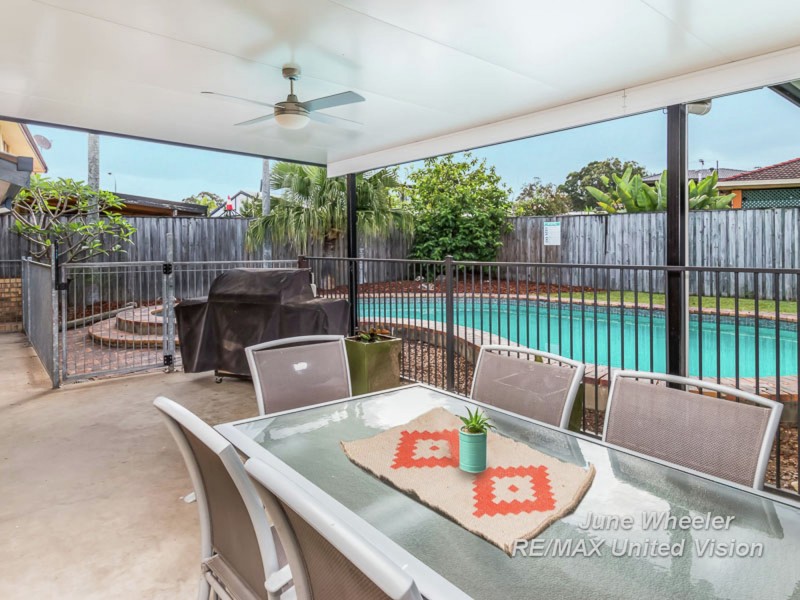 11 Eynsford Street, Carindale QLD 4152