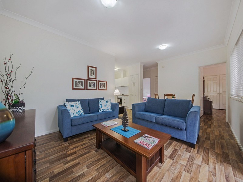 2/15 Dickenson Street, Carina QLD 4152