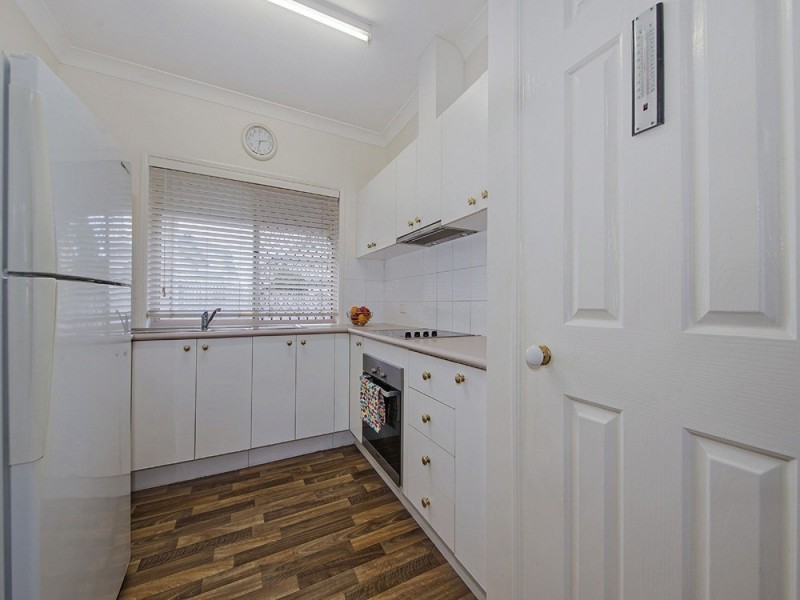 2/15 Dickenson Street, Carina QLD 4152