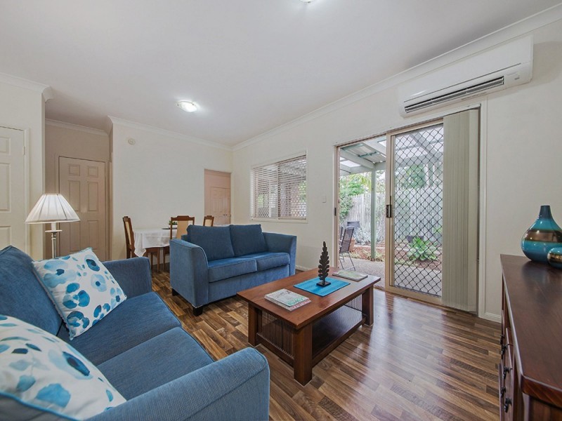 2/15 Dickenson Street, Carina QLD 4152