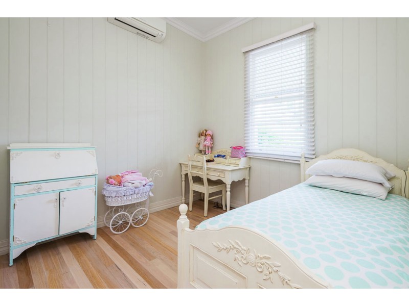 9 Edgar Street, East Brisbane QLD 4169