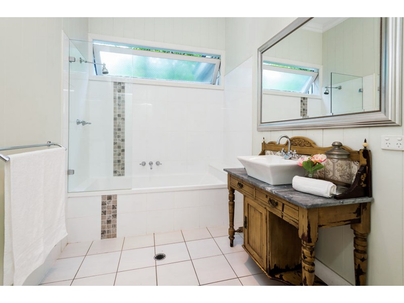 9 Edgar Street, East Brisbane QLD 4169