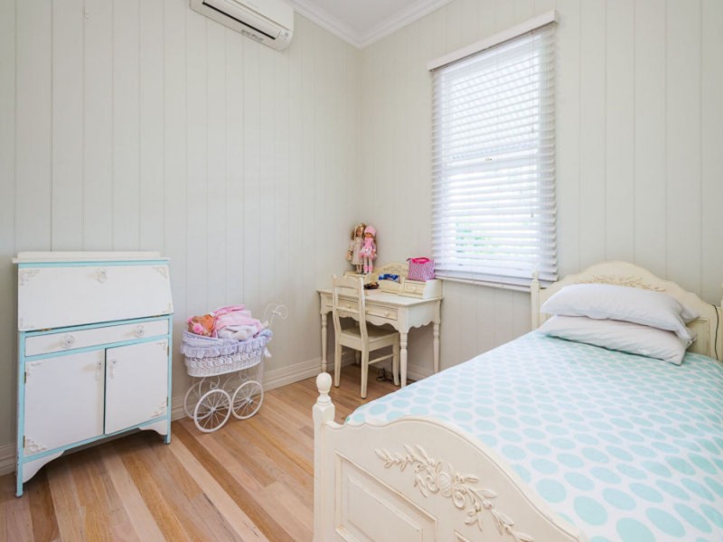 9 Edgar St, East Brisbane QLD 4169