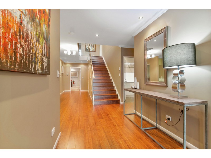 6 Torquay Court, Carina QLD 4152