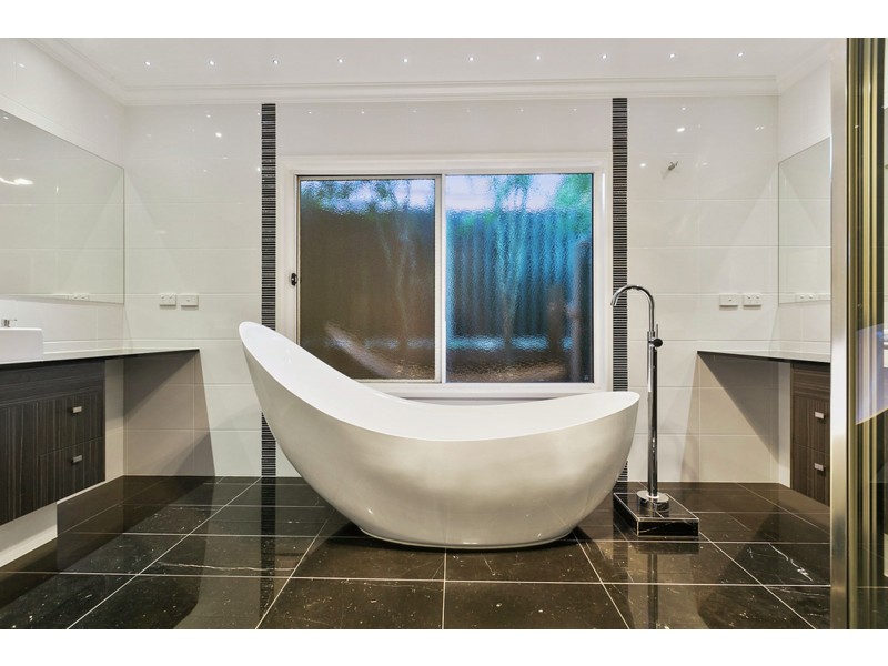 6 Torquay Court, Carina QLD 4152