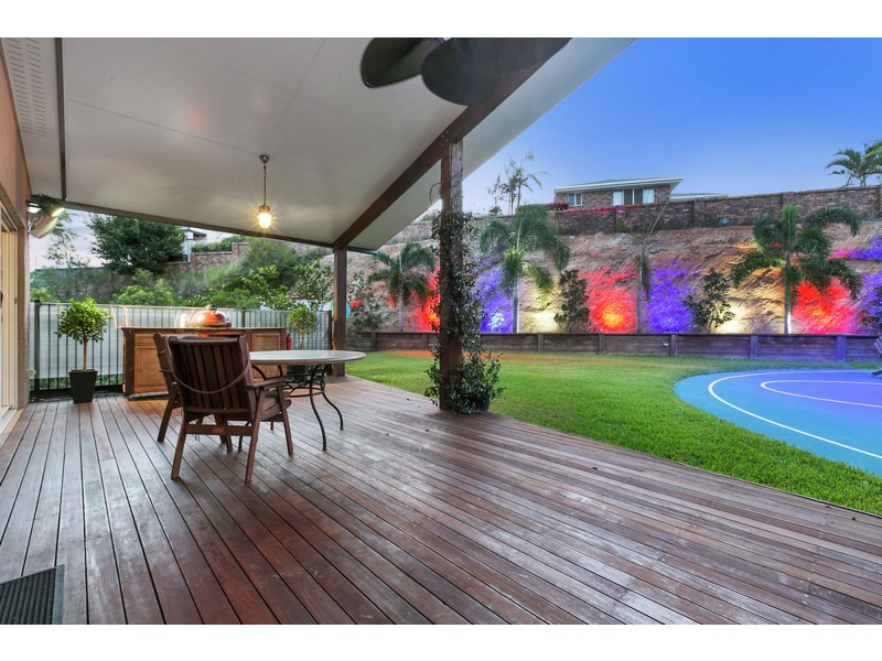 6 Torquay Court, Carina QLD 4152