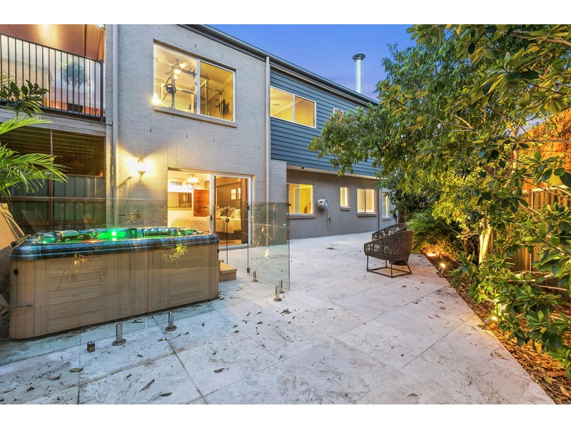 6 Torquay Court, Carina QLD 4152