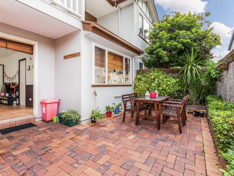 2/9 Orana Street, Carina QLD 4152