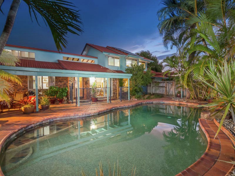 18 Edzell Place, Carindale QLD 4152