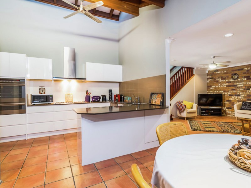 18 Edzell Place, Carindale QLD 4152