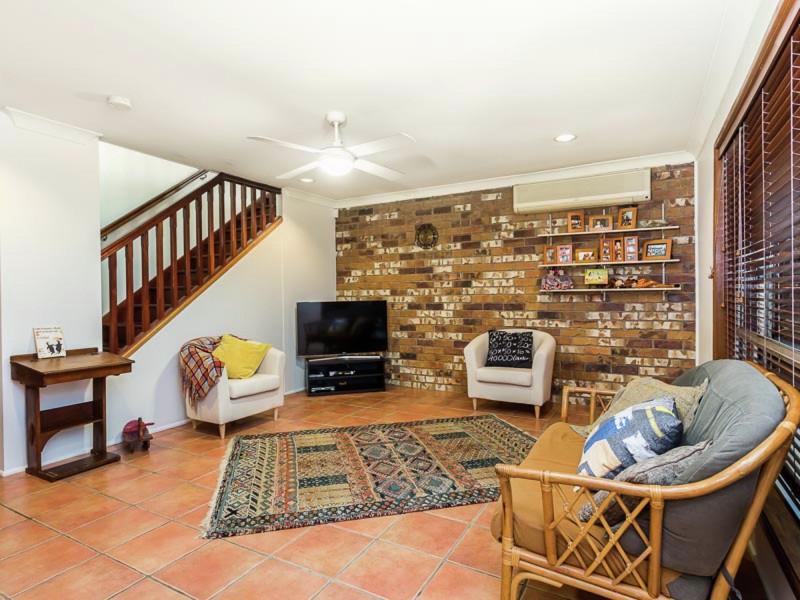 18 Edzell Place, Carindale QLD 4152