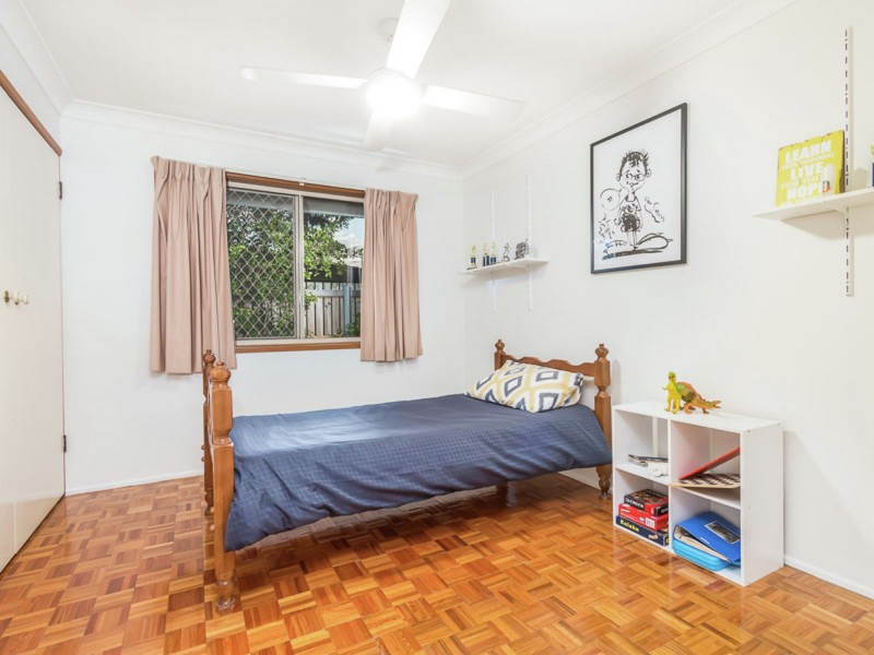 18 Edzell Place, Carindale QLD 4152