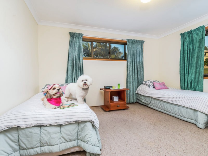61 Bonneville Street, Holland Park West QLD 4121
