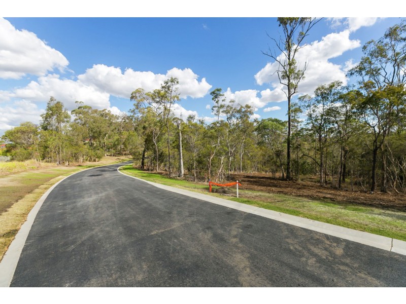 19 Ironbark Street, Carindale QLD 4152