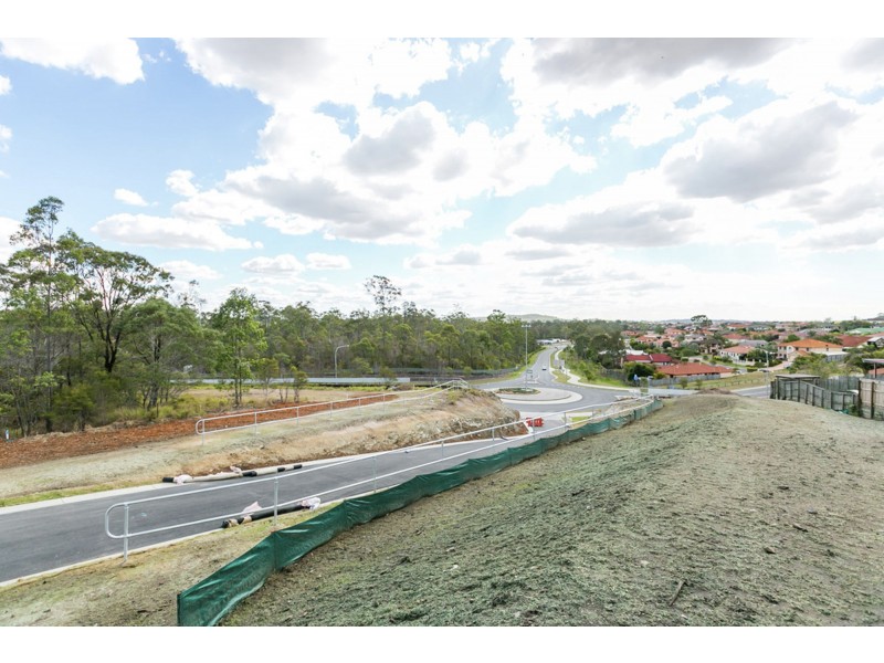 19 Ironbark Street, Carindale QLD 4152