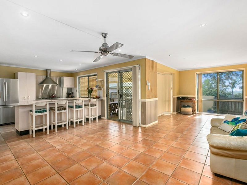 30 Ridgeview St, Carindale QLD 4152