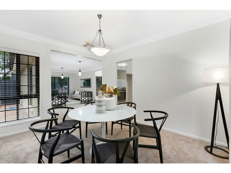 13 Ehlers Close, Carindale QLD 4152