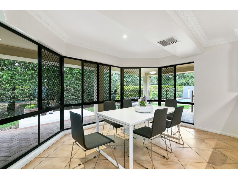 13 Ehlers Close, Carindale QLD 4152