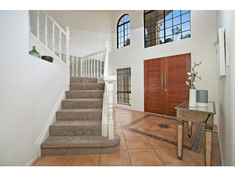 13 Ehlers Close, Carindale QLD 4152