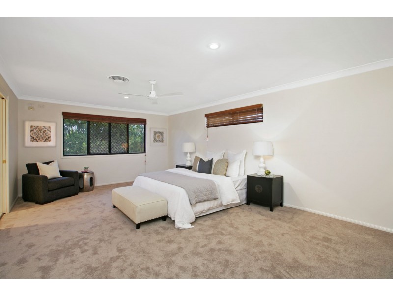 13 Ehlers Close, Carindale QLD 4152