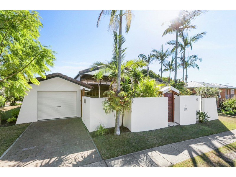 19 Brigadoon Street, Mansfield QLD 4122