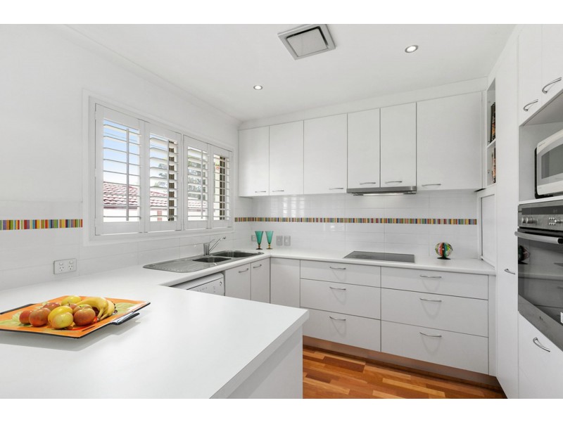 19 Brigadoon Street, Mansfield QLD 4122