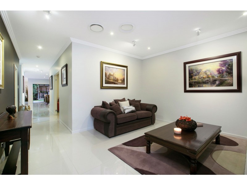 33a Eromanga Street, Carindale QLD 4152