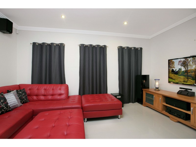 33a Eromanga Street, Carindale QLD 4152
