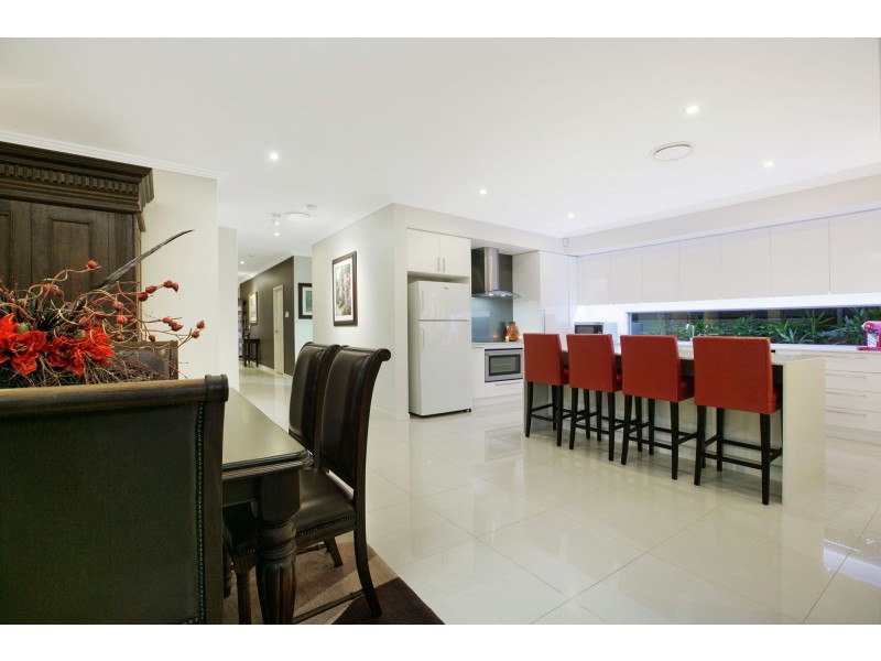 33a Eromanga Street, Carindale QLD 4152
