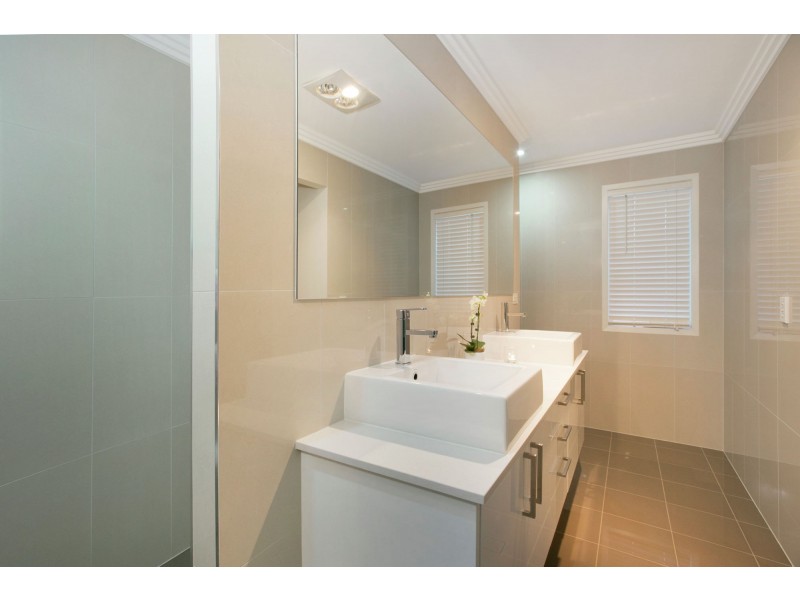 33a Eromanga Street, Carindale QLD 4152