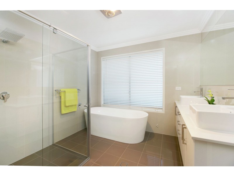 33a Eromanga Street, Carindale QLD 4152