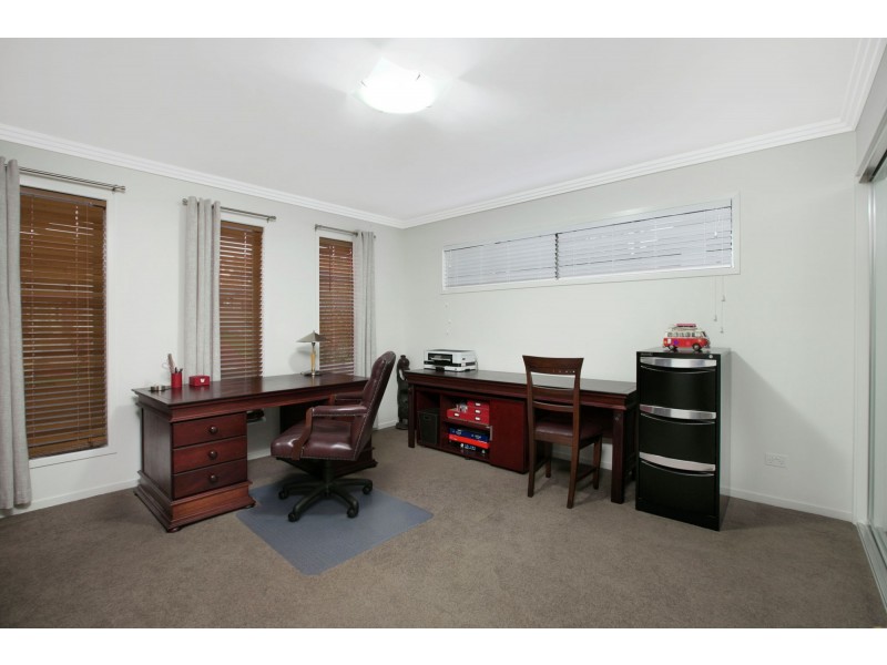 33a Eromanga Street, Carindale QLD 4152
