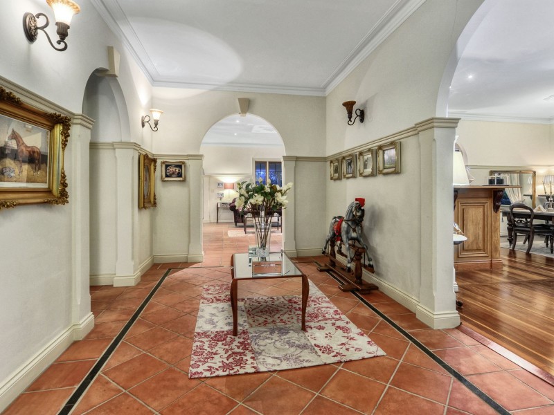 7 Ewer Street, Carindale QLD 4152