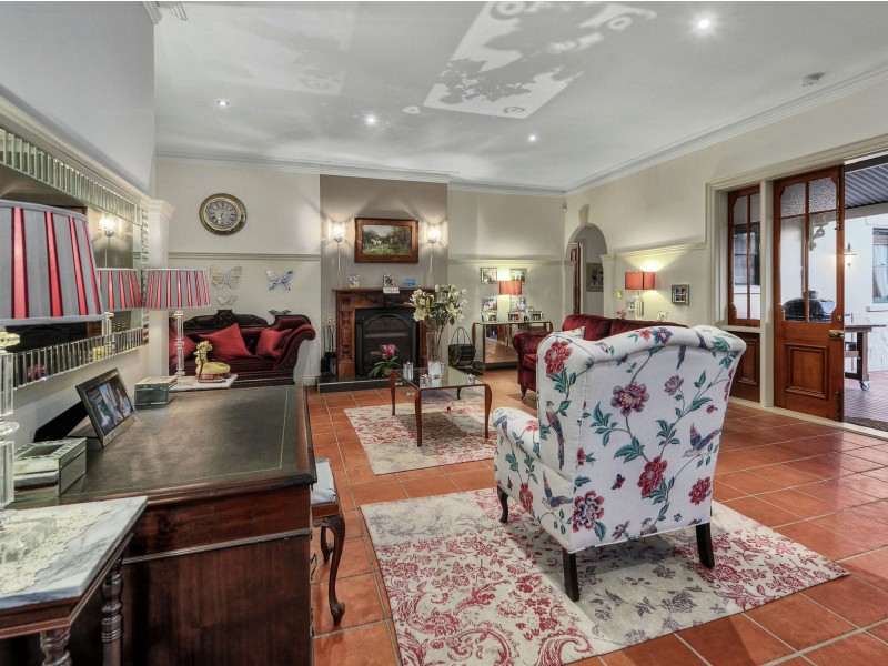 7 Ewer Street, Carindale QLD 4152